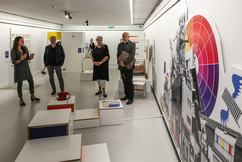 Rebekka Prell führte durch die Bauhaus-Ausstellung