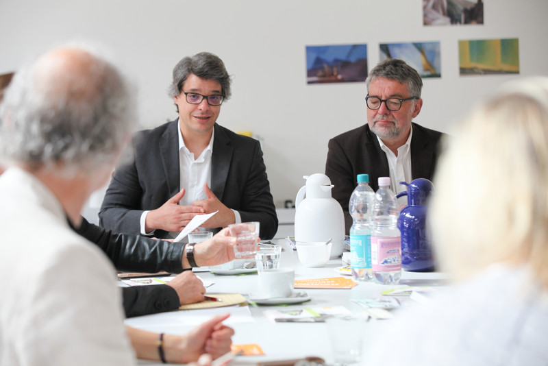 Christian Philipsen und der LISA-Direktor Dr. Siegfried Eisenmann unterzeichneten die Zielvereinbarung für die beiden neuen kulturellen Lernorte in Quedlinburg und Halle